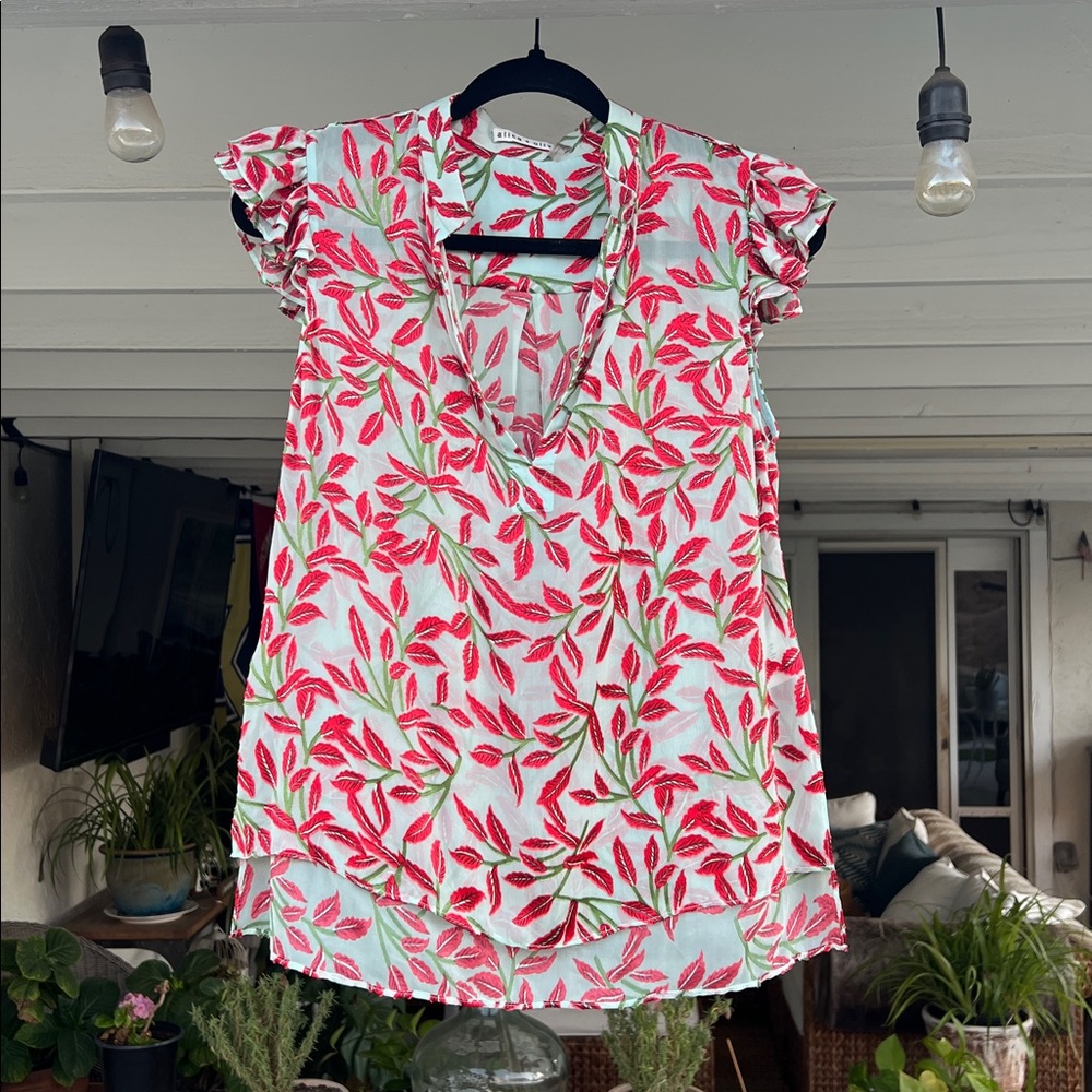 Alice + Olivia ruffled sleeve top size XS